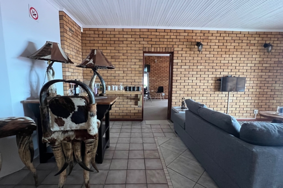 7 Bedroom Property for Sale in Wavecrest Eastern Cape